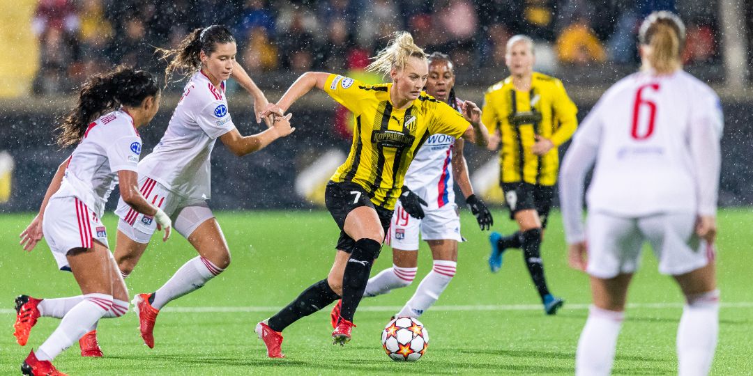 Förlust i den historiska Champions League-premiären